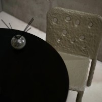 <a href=https://www.galeriegosserez.com/artistes/yakusha-victoria.html>Victoria Yakusha </a> - Ztista - Chair (Kora)